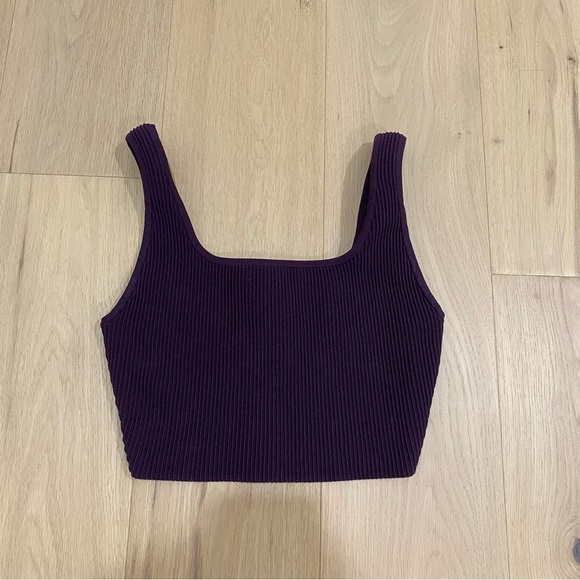 Aritzia | Babaton Ribbed Sculpt Knit Contour Cropped Tank 💜 - Picture 3 of 4